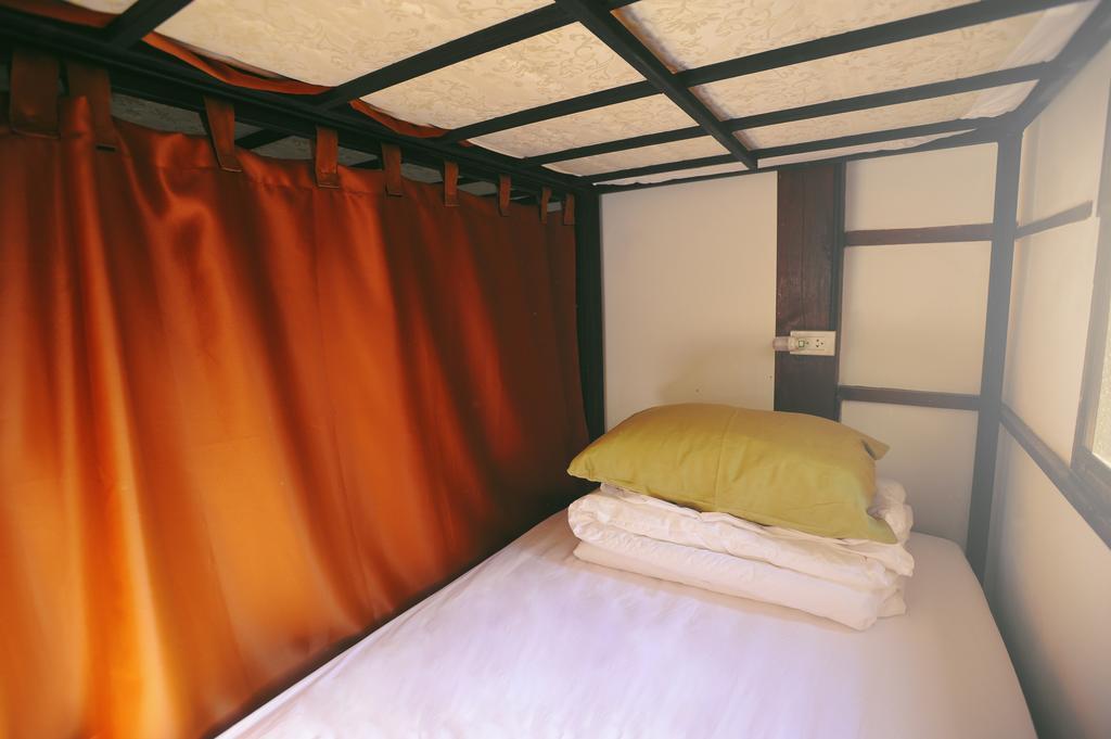 Manon Hostel Τσιάνγκ Μάι Δωμάτιο φωτογραφία