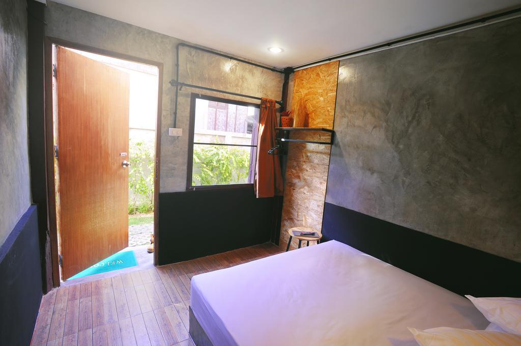 Manon Hostel Τσιάνγκ Μάι Δωμάτιο φωτογραφία