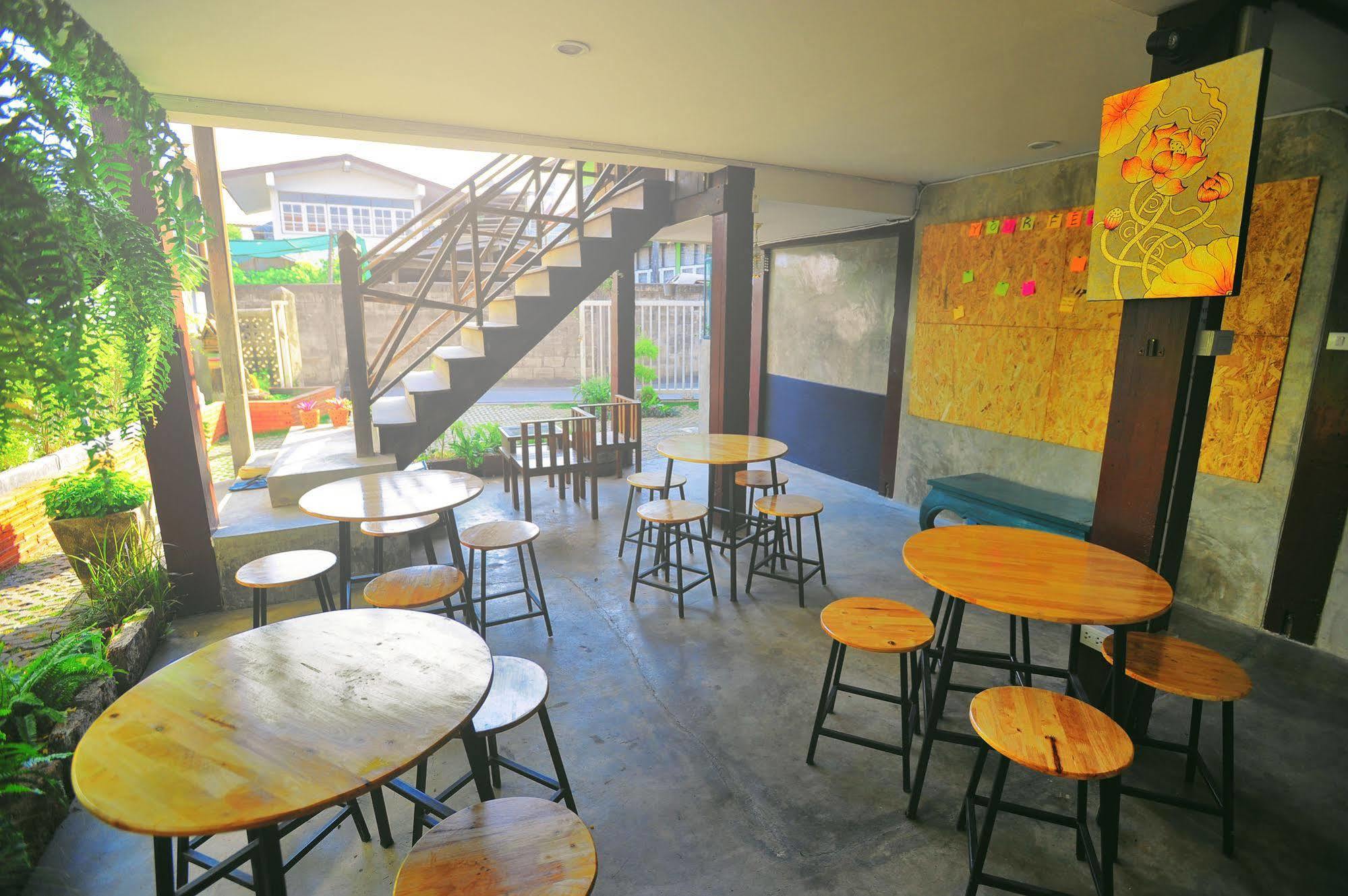Manon Hostel Τσιάνγκ Μάι Εξωτερικό φωτογραφία